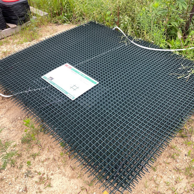 #2448 • KJ New Wire Mesh Panels