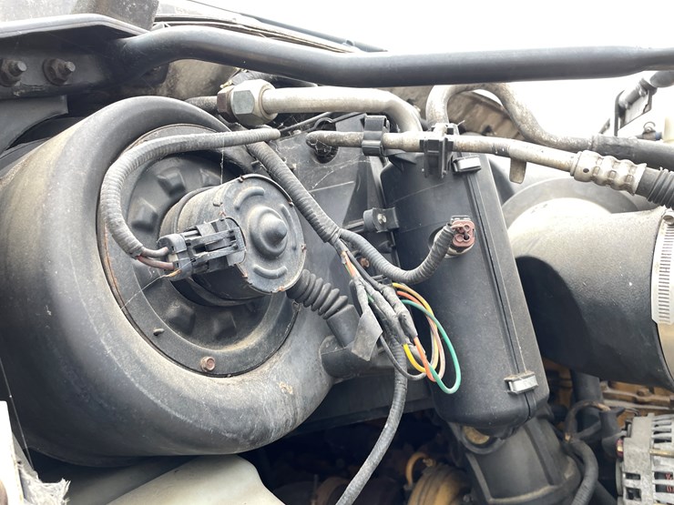 2001-ford-f750-image-92