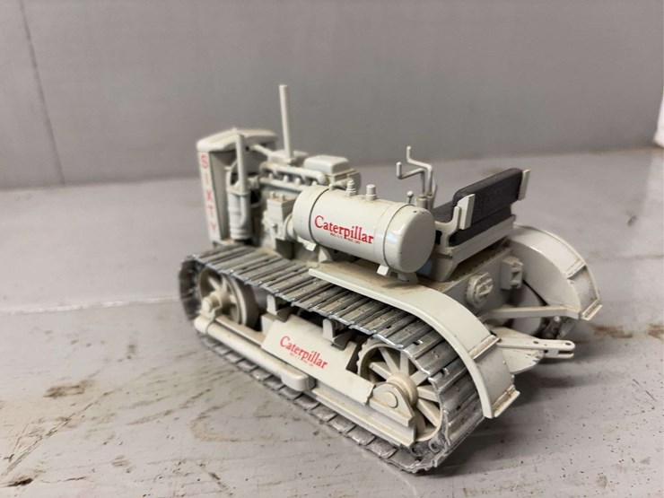 caterpillar-d7-image-34