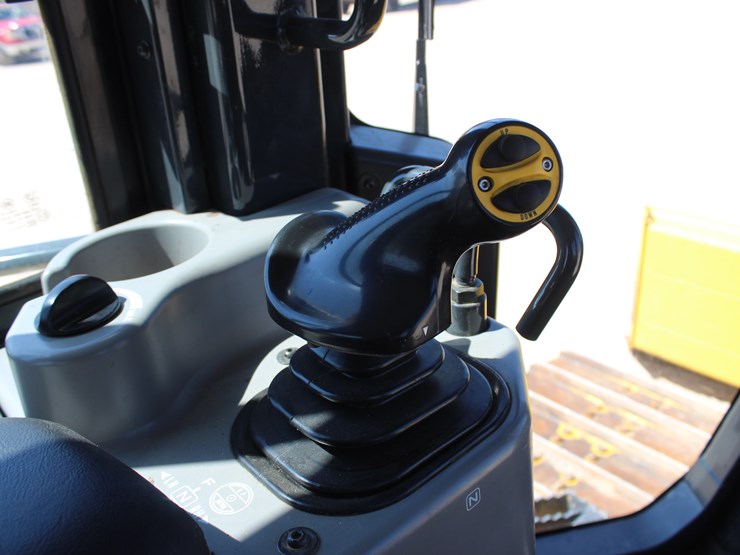 2024-komatsu-d39px-image-13