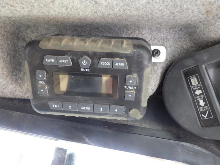 2020-deere-333g-image-28