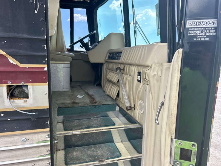 1994-prevost-liberty-coach-40ft-class-a-motorhome-image-10