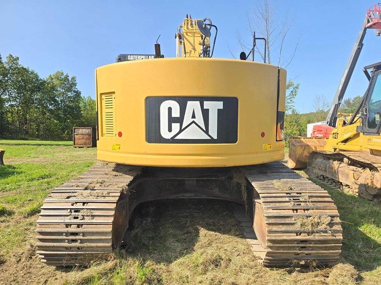 caterpillar-328d-image-12