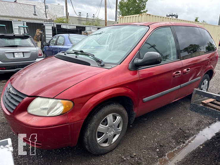 2006-chrysler-town-&-country-image-8