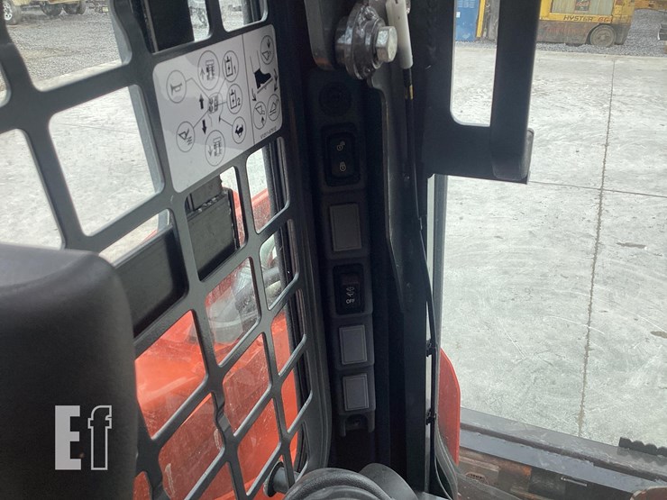 2018-kubota-ssv65-image-21