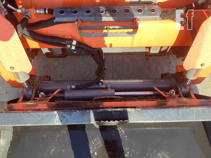 2018-kubota-ssv65-image-11