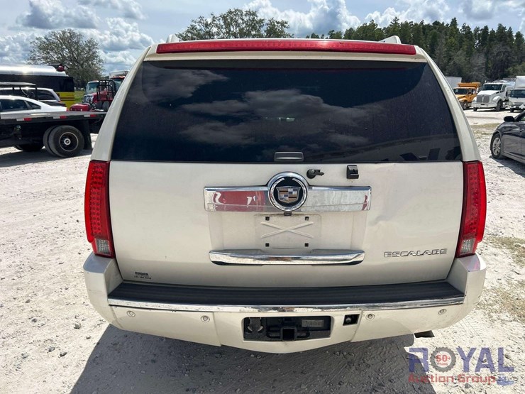 2008-cadillac-escalade-esv-image-22