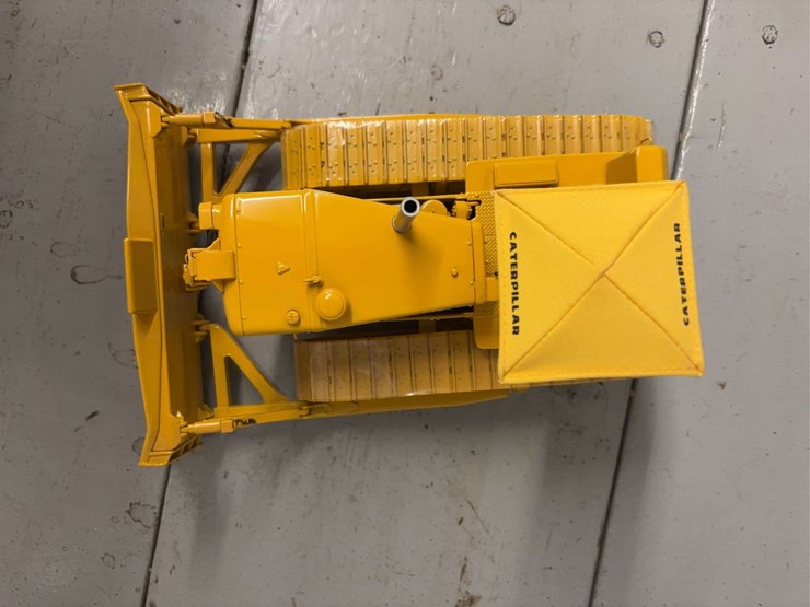 caterpillar-d9-image-15