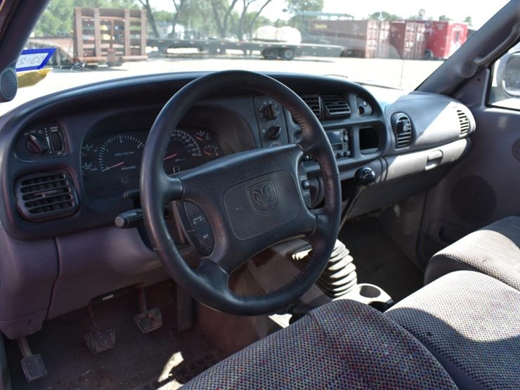 1999-dodge-2500-image-7