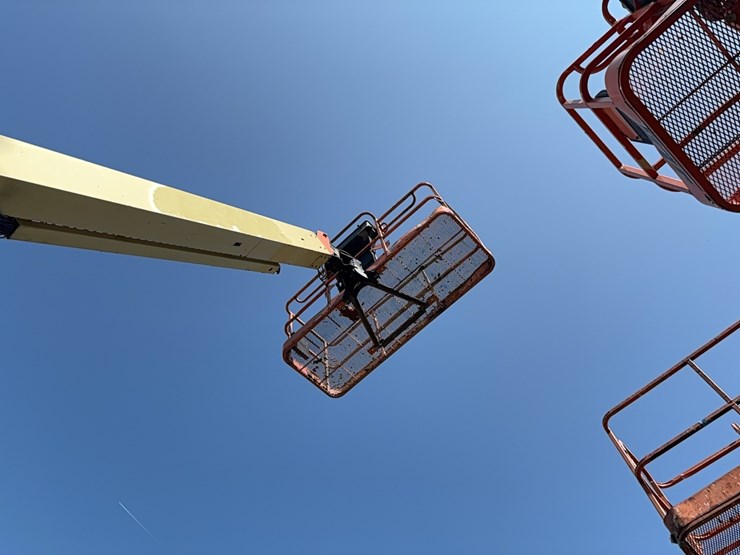 jlg-400s-image-14