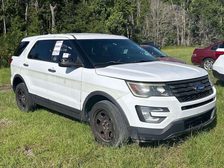 2017-ford-explorer-image-1