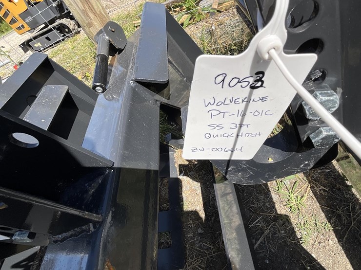 wolverine-pt-16-01c-skid-steer-3-pt-quick-attach-adapter-image-2