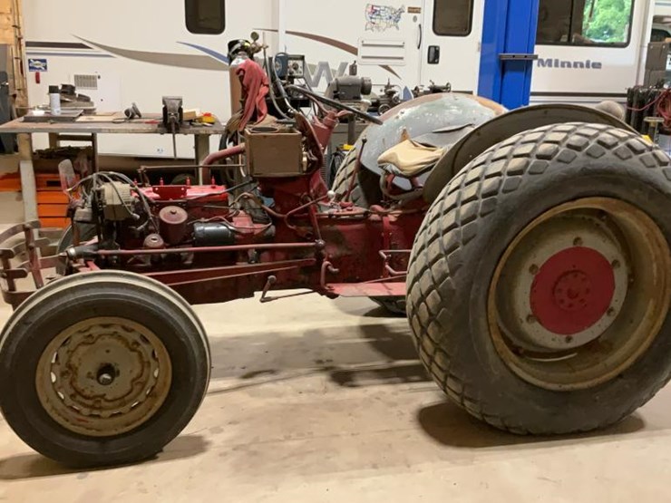 #125-•-ford-9n-tractor-image-6