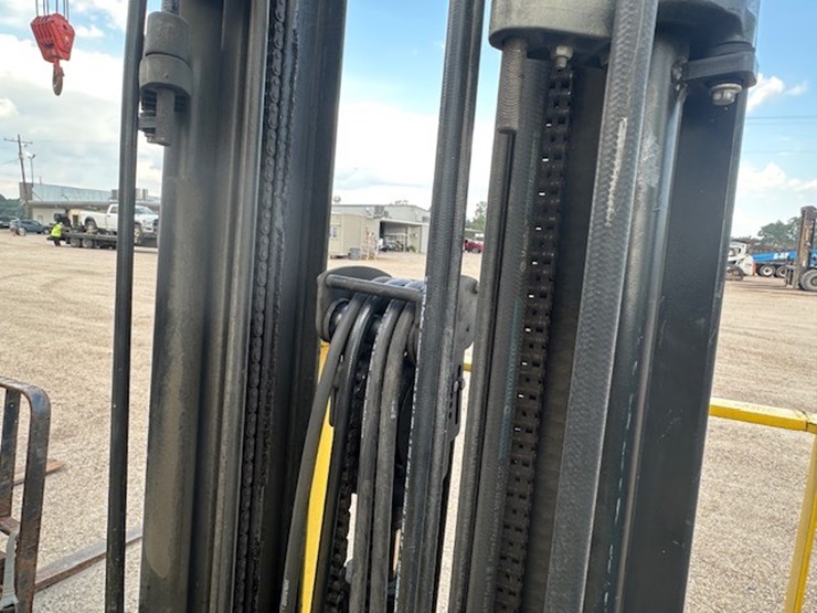 #2083-•-2019-hyster-50-port-forklift-image-33