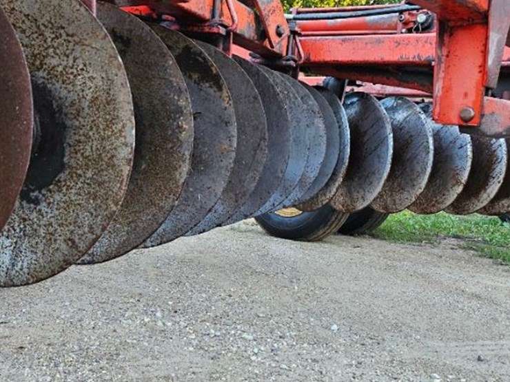 massey-ferguson-820-image-17