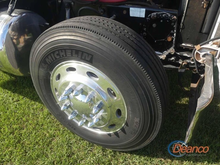 1997-peterbilt-378-image-14