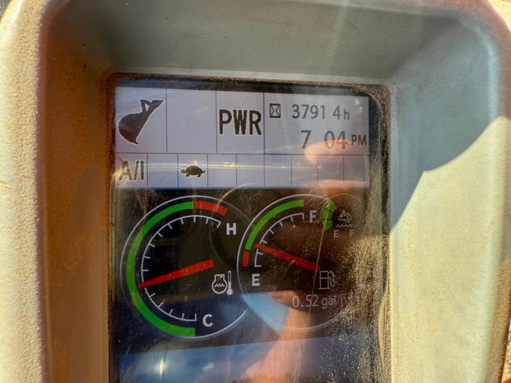 2019-hitachi-zx350lc-6n-image-25
