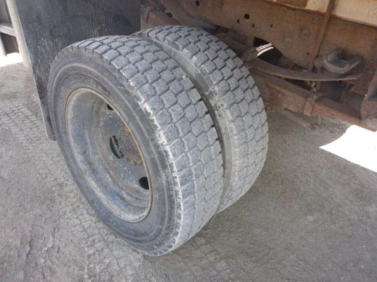2016-ford-f550-xl-image-38