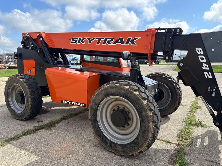 2024-sky-trak-8042-image-6
