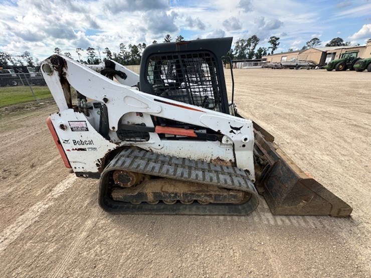 2015-bobcat-t750-image-7