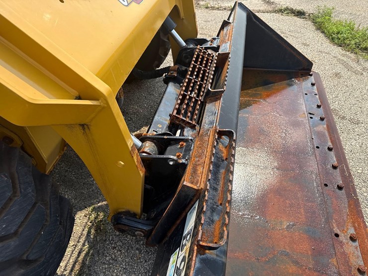 caterpillar-262d3-image-9
