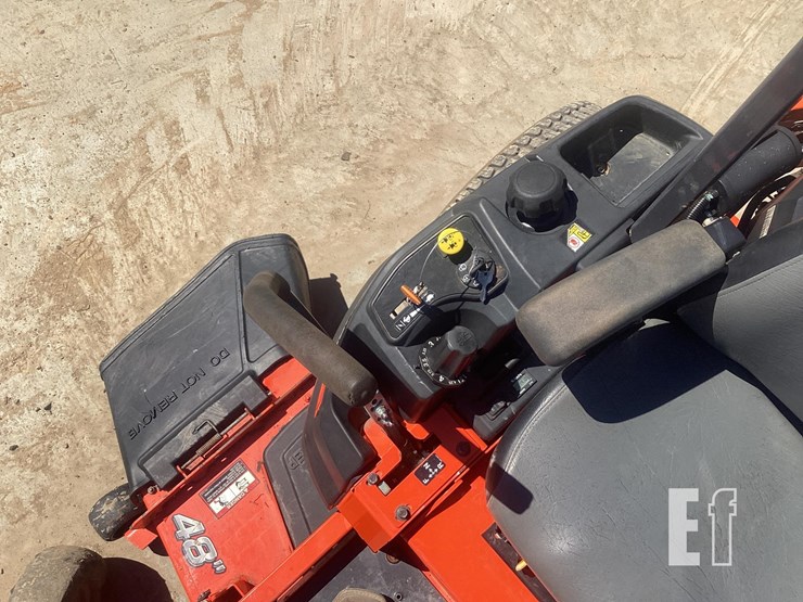 2019-kubota-z121s-image-18