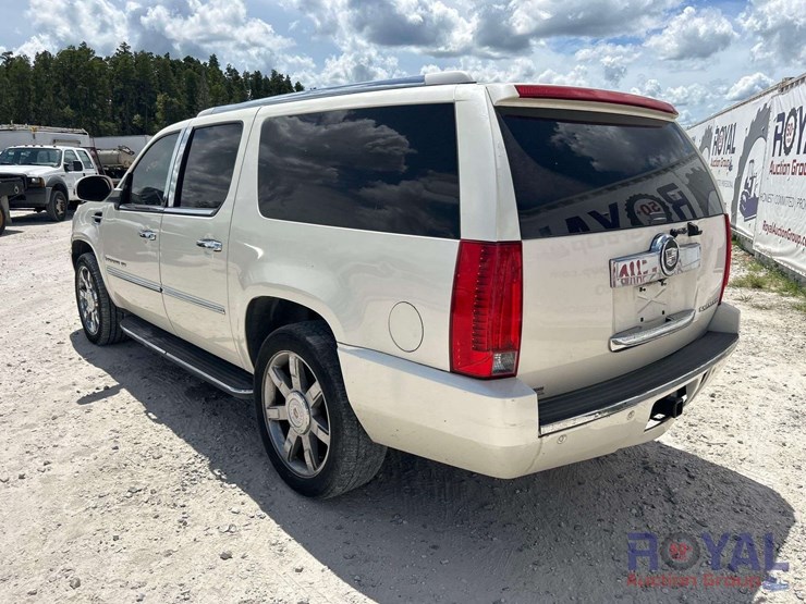 2008-cadillac-escalade-esv-image-4
