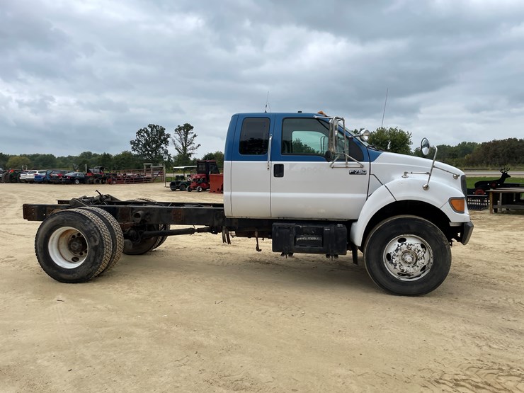 2001-ford-f750-image-4
