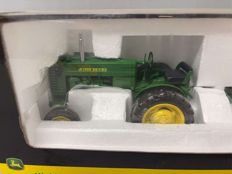 john-deere-16-image-2