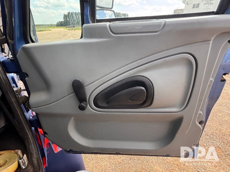 2006-international-durastar-4300-image-61