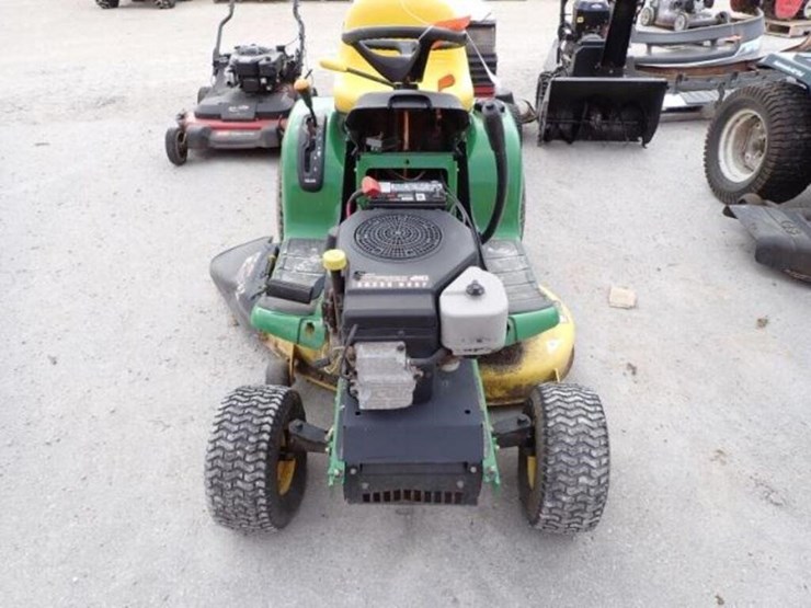 john-deere-lt133-image-2