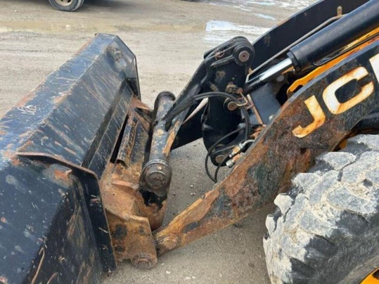 2019-jcb-409-image-34