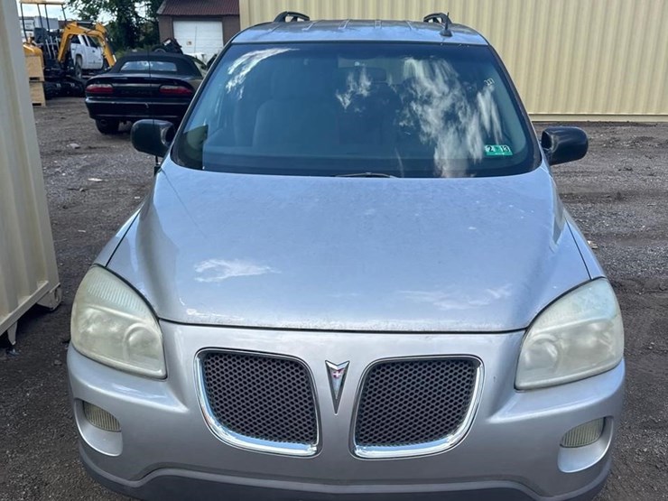 2005-pontiac-montana-image-2