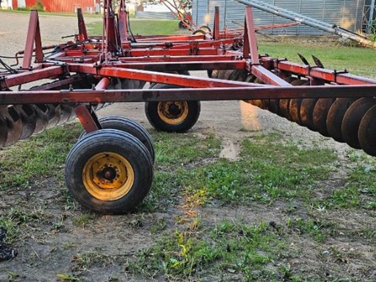 massey-ferguson-820-image-7