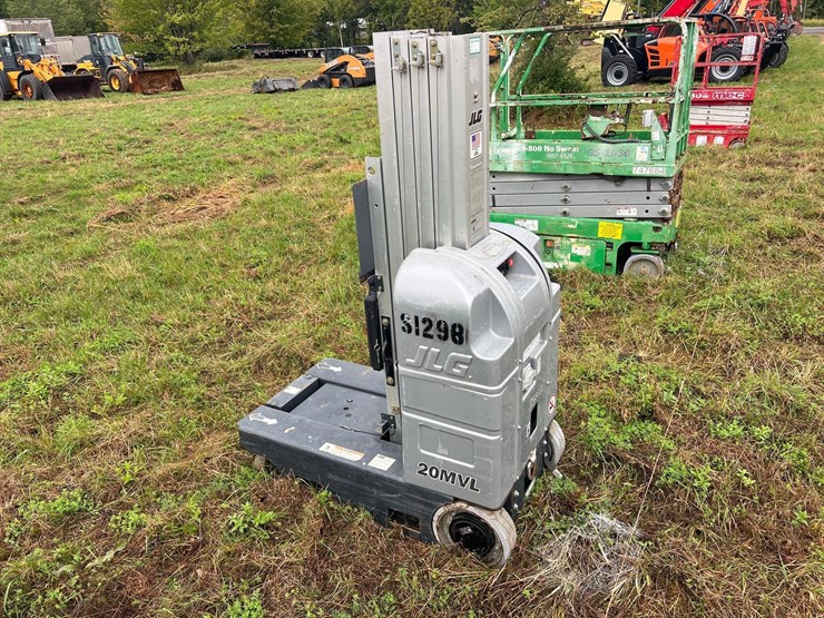 2015-jlg-20mvl-image-2