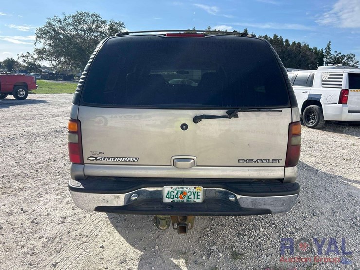 2001-chevrolet-suburban-image-25