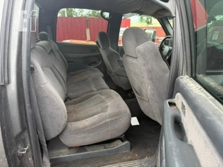 2002-chevrolet-silverado-image-9