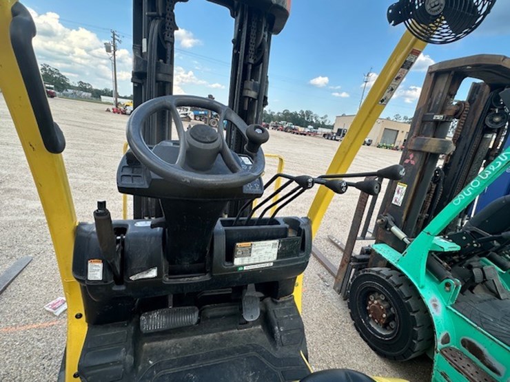 #2083-•-2019-hyster-50-port-forklift-image-17