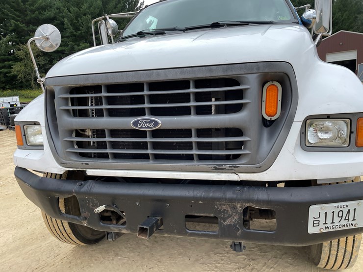 2001-ford-f750-image-11