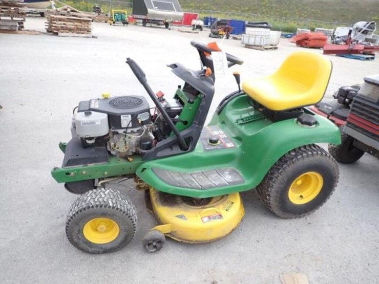 john-deere-lt133-image-1