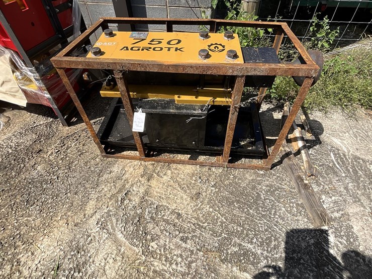 agt-pd750-skid-steer-post-driver-image-1