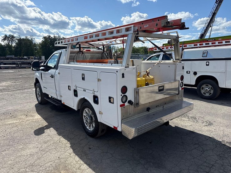 2022-ford-f350-image-4