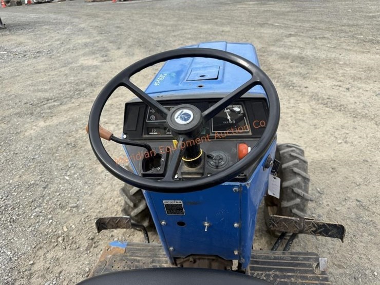 new-holland-tc30-image-23