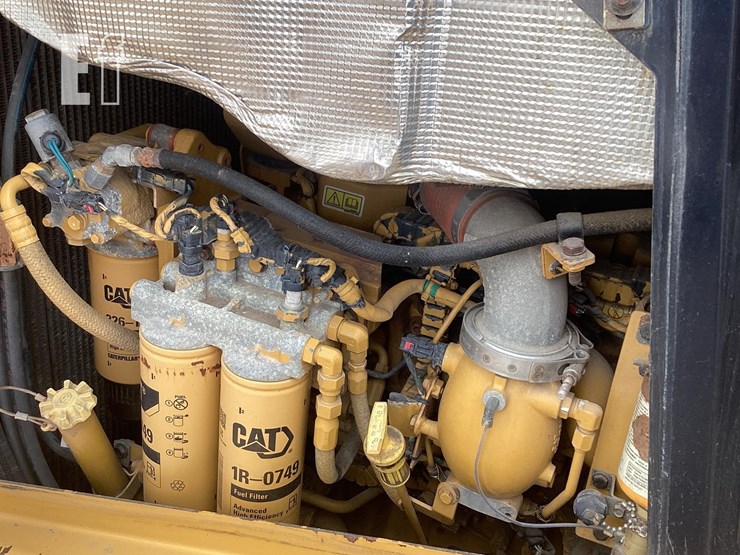 2018-caterpillar-d7e-image-16