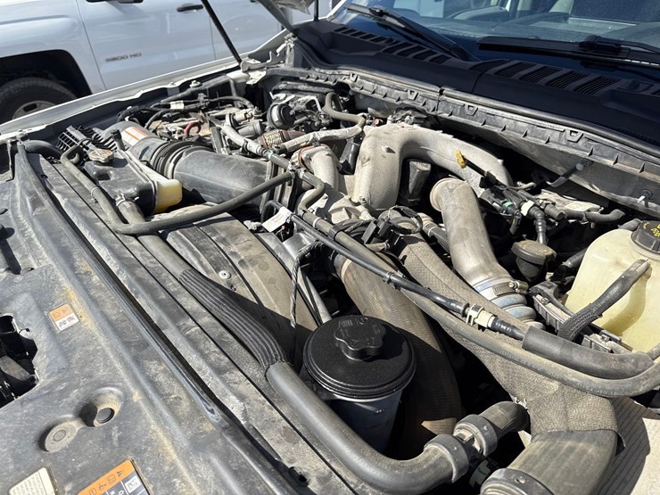 2022-ford-f350-image-10