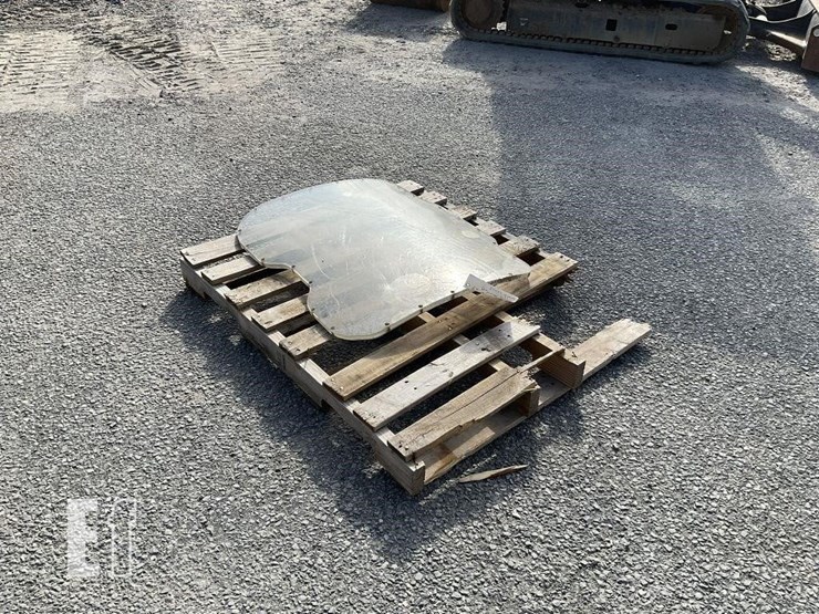 bobcat-m-series-forestry-door-glass-image-2