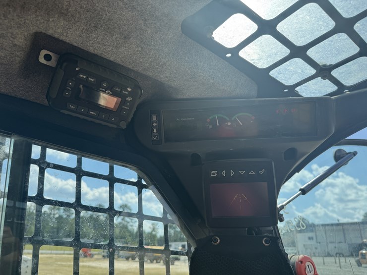 2024-deere-317g-image-16