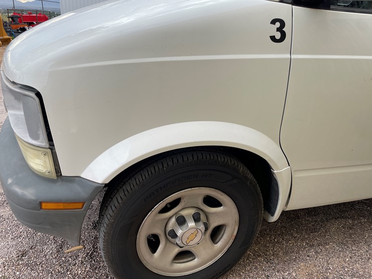 2004-chevrolet-astro-image-39