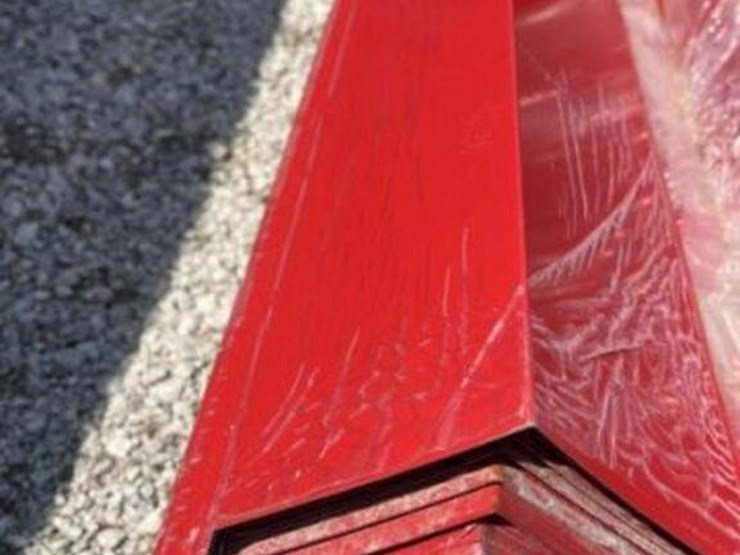 unused-corrugated-steel-panel-trim-&-screws-bundle-image-1