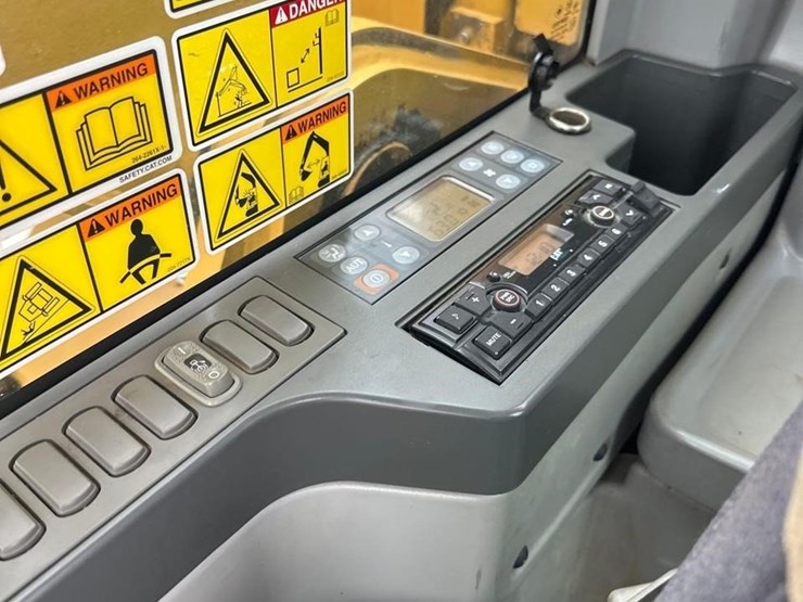 2018-caterpillar-325flcr-image-28